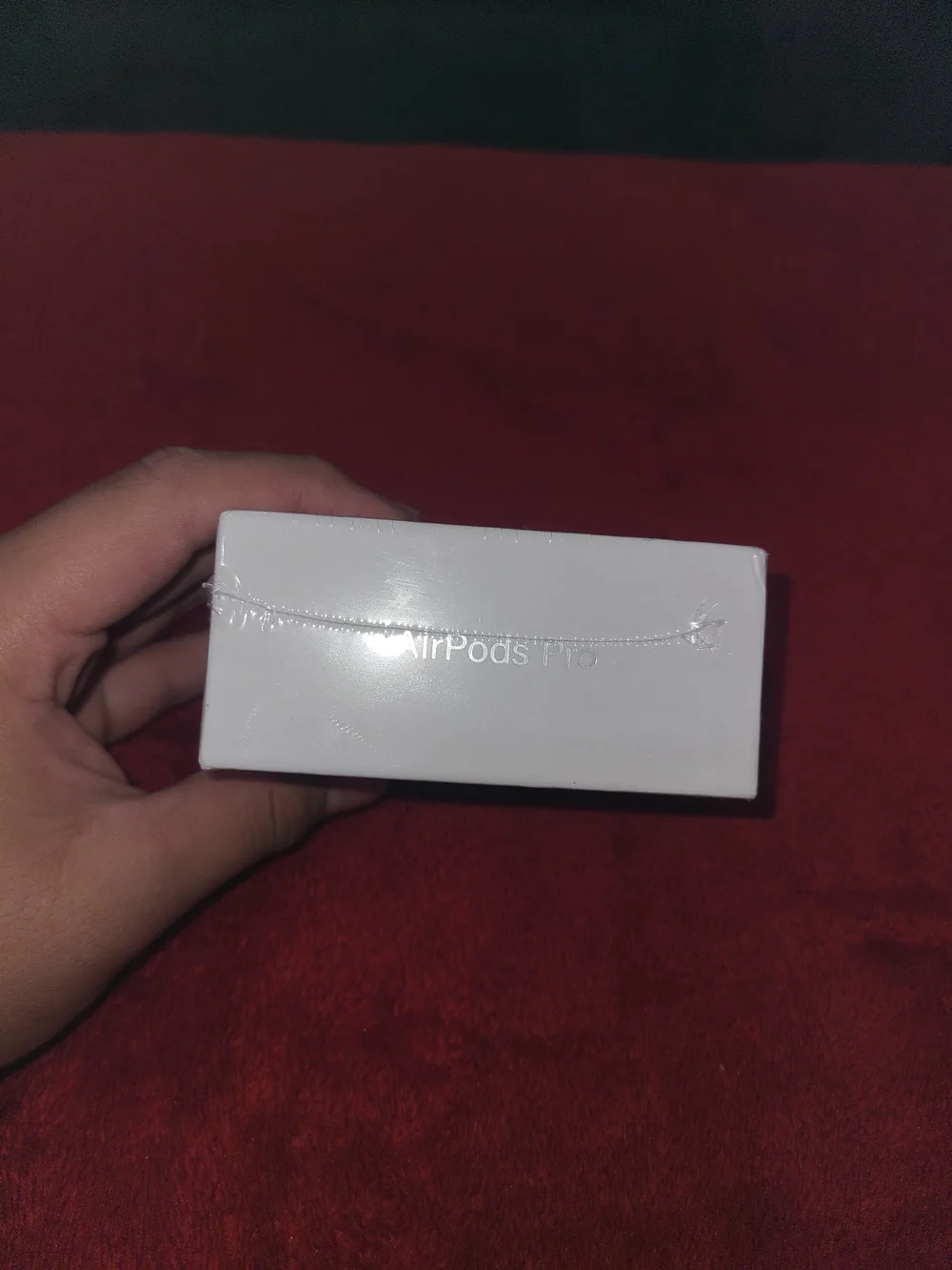 Apple AirPods Pro Retail Box in White